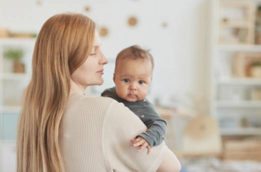 Baby Sikkerheds Port Tips og Tricks: Gør Dit Hjem til en Sikker Havn for Dit Lille Barn