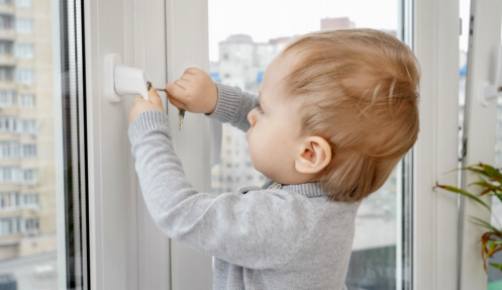 Fordelene ved at bruge toiletsikkerhedslukninger til babyer og småbørn